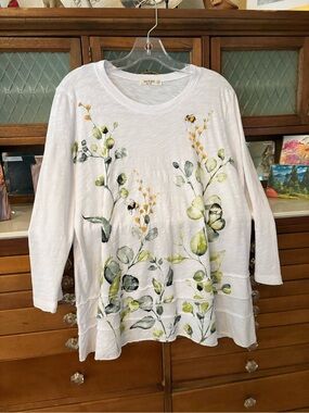 Jess & Jane White Botanical Print Long Sleeve Tunic
